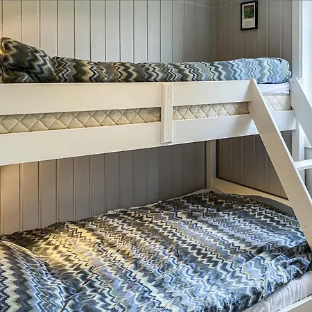 Amazing In With Jacuzzi Holiday home Stranda (More og Romsdal)