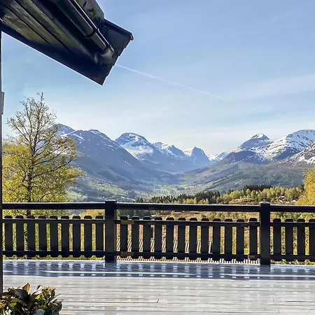 Holiday home Amazing In With Jacuzzi Stranda (More og Romsdal)
